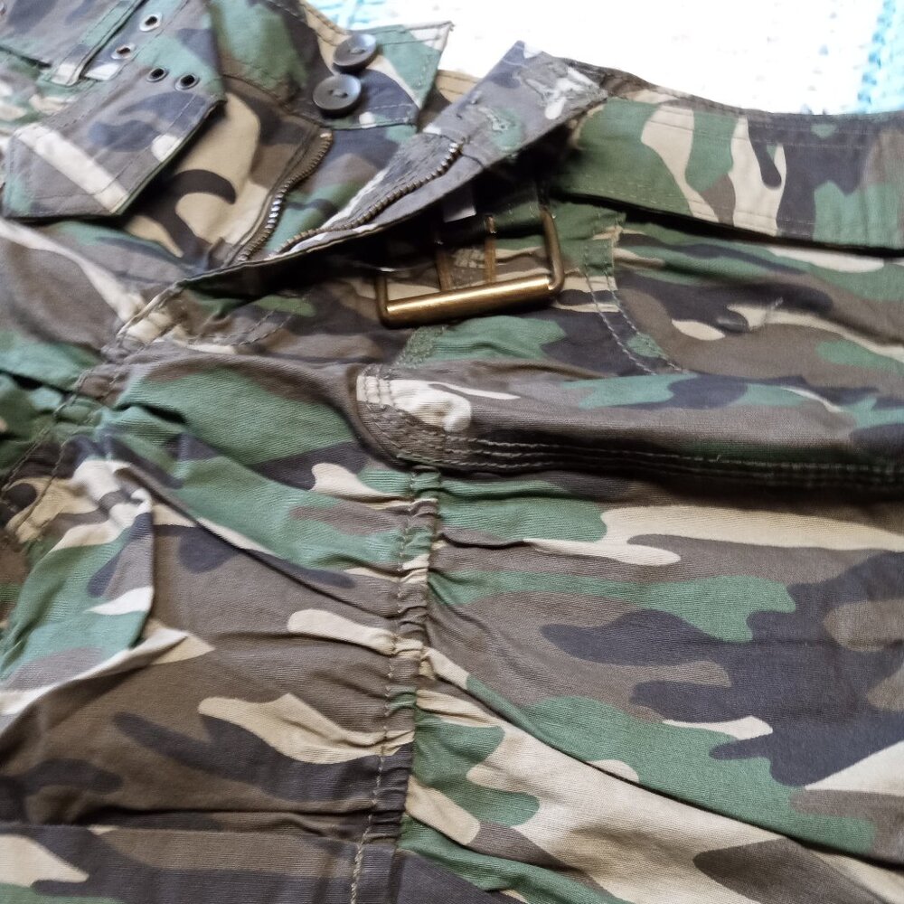 Women's camo shorts with belt size 13 - Picture 3 of 5